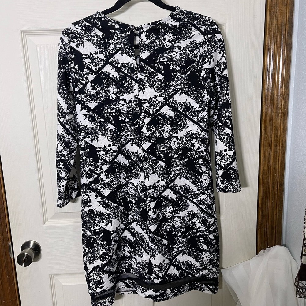 Xhileration Geometric 3/4 Sleeve Dress